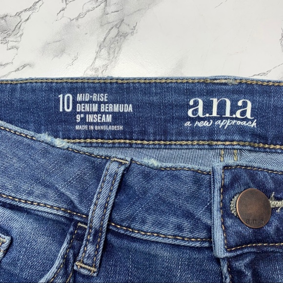a.n.a frayed hem denim bermuda shorts mid rise - Picture 7 of 9